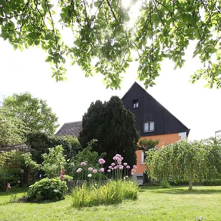 Ferienwohnung-waldstrasse-mit-garten-nur-50-meter-vom-wald-entfernt Waldsassen